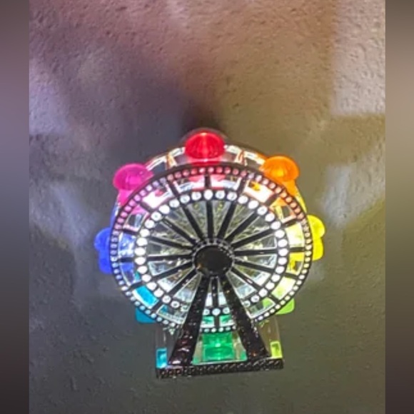 Bath & Body Works Ferris Wheel Light Up Wallflowers Fragrance Plug - Picture 5 of 5